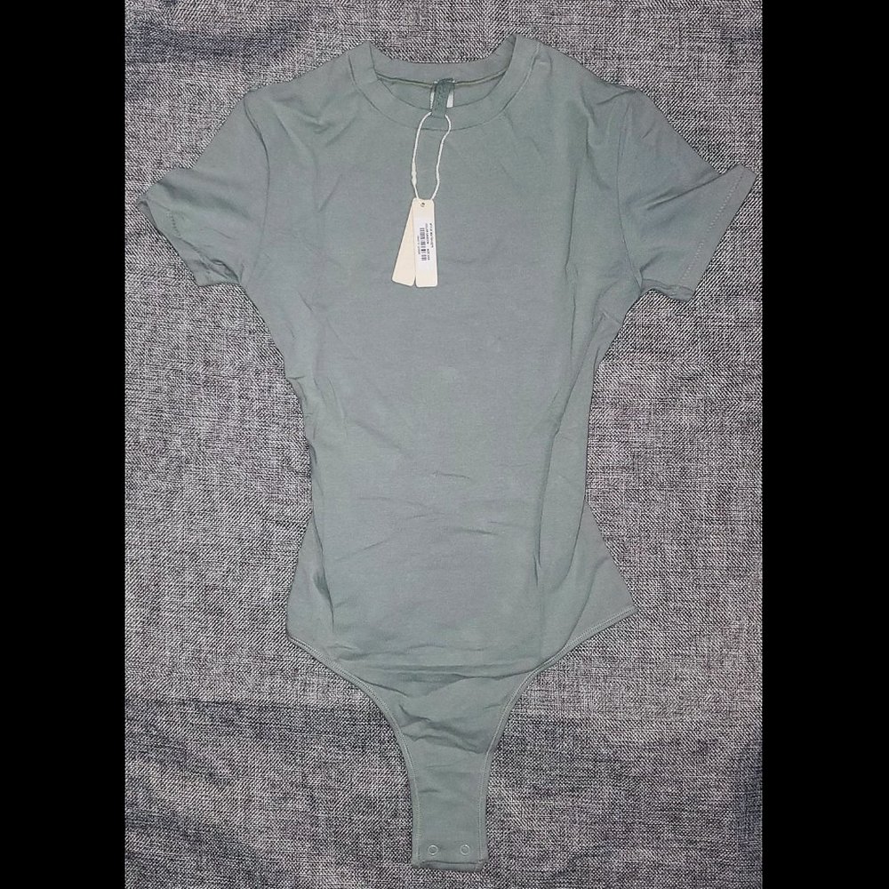 NWT SKIMS XXS Cotton Jersey Tshirt Bodysuit LAGOON